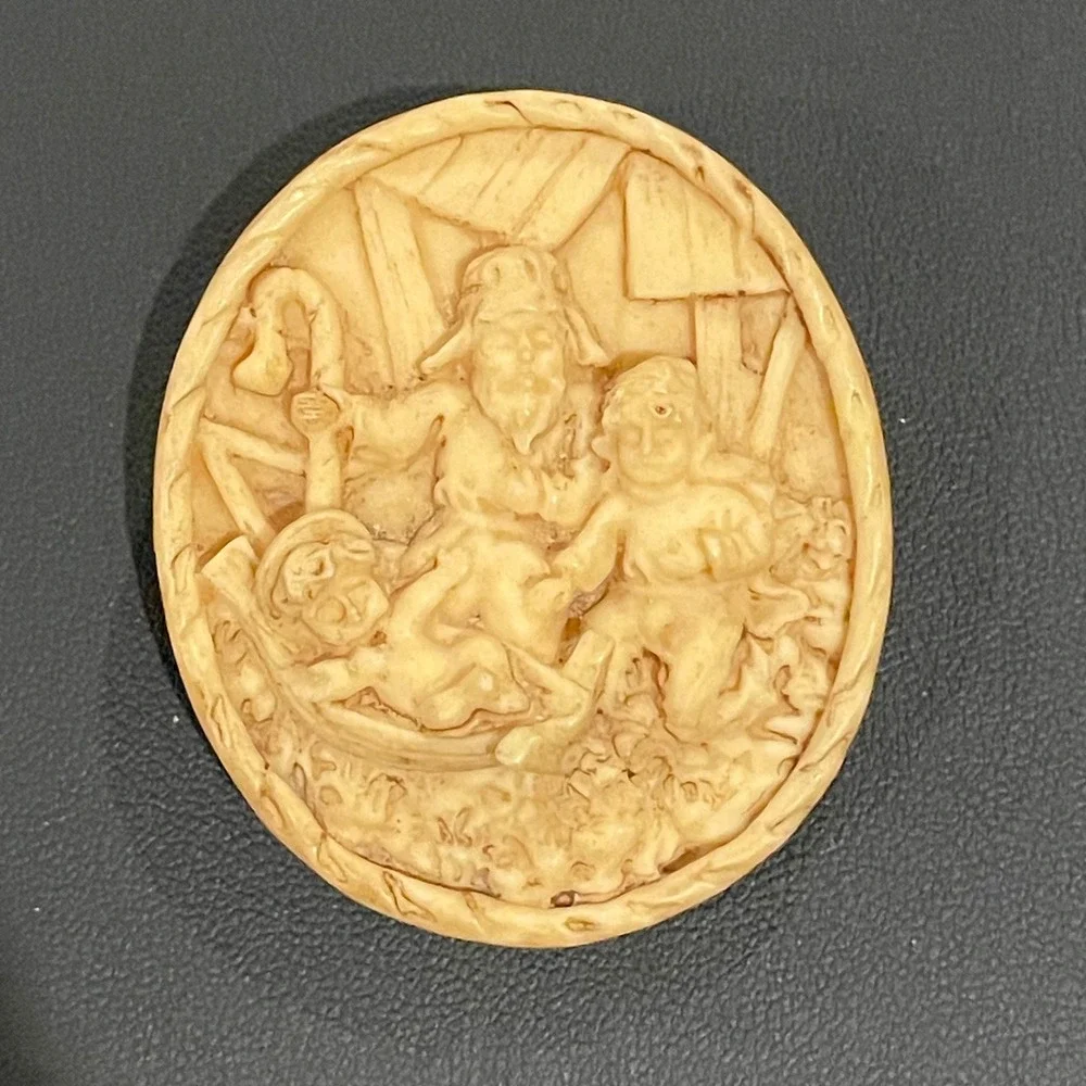 Vintage Christmas Nativity Pin Brooch Holy Family Baby Jesus Mary Joseph Resin